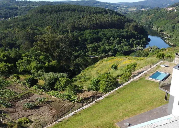 Semesterbostad Casa Do Barbeiro - View Of The River Minho Melgaço